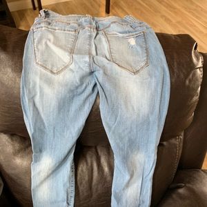Super cute Cello sz 1 skinny jeans, gently used